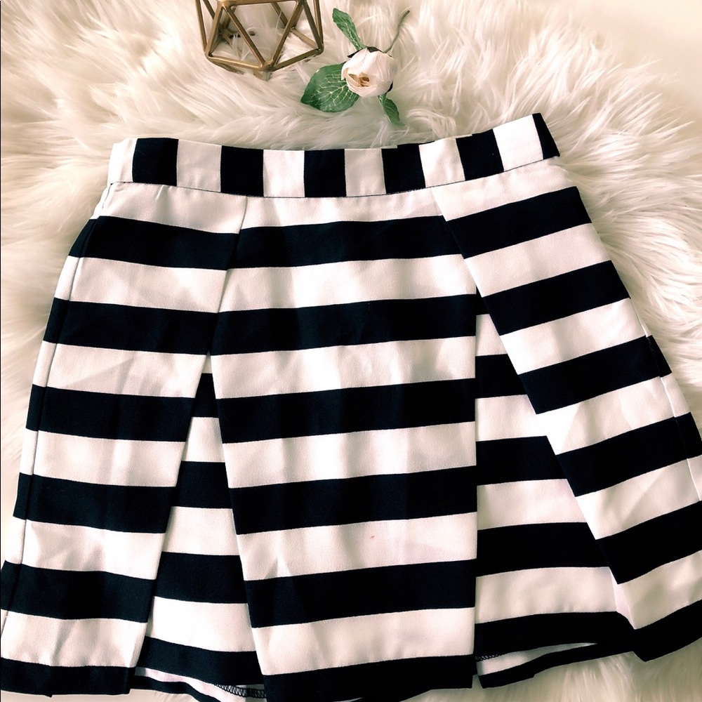 Striped Short Skirt